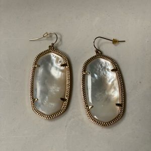 Kendra Scott cream and gold Elle earrings